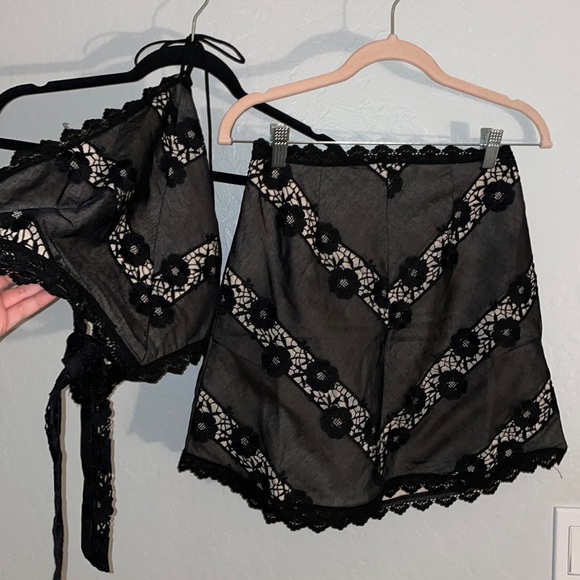 CROCHET TRIM HALTERNECK CROP TOP AND SKIRT SET - Picture 5 of 9